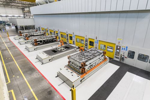 销量与口碑双丰收，华为深度赋能问界M5，鸿蒙座舱3.0升级开启智慧出行新篇章